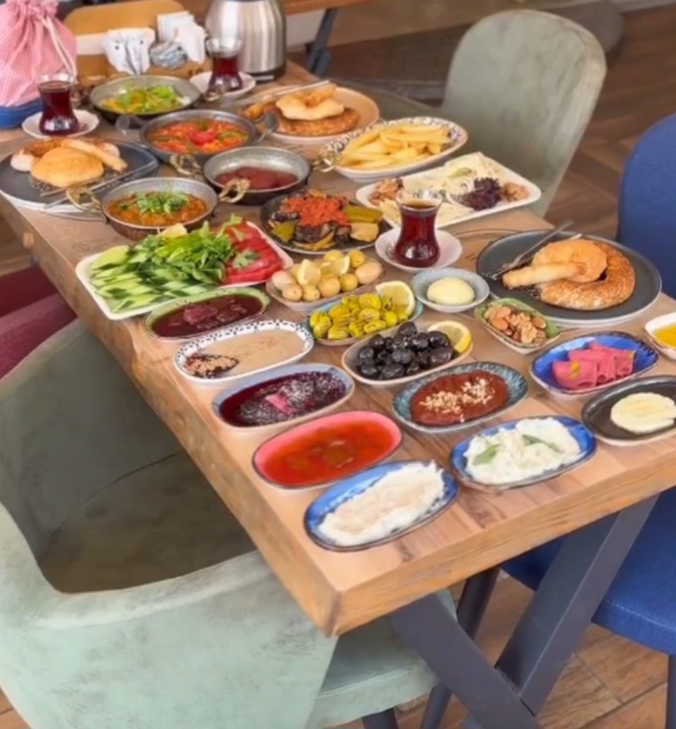 Ardıç Cafe Rakı Sofrası